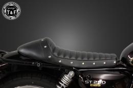 ST250E　スタッド付きカフェシート(タックロール)