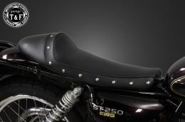 ST250E　スタッド付きカフェシート(スムース)