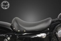 スポーツスター(2004〜2021年)専用　スタッド付きシングルシートタイプA(スムース)