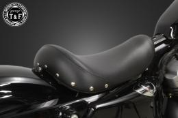 スポーツスター(2004〜2021年)専用　スタッド付きシングルシートタイプA(スムース)