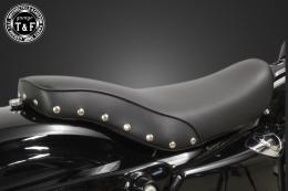 スポーツスター(2004〜2021年)専用　スタッド付きシングルシートタイプB(スムース)