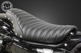 スポーツスター(2004〜2021年)専用　スタッド付きシングルシートタイプB(タックロール)