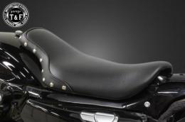 スポーツスター(2004〜2021年)専用　スタッド付きシングルシートタイプBフラット(スムース)