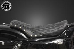 スポーツスター(2004〜2021年)専用　スタッド付きシングルシートタイプBフラット(ダイヤ)