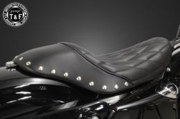 スポーツスター(2004〜2021年)専用　スタッド付きシングルシートタイプC(ダイヤ)