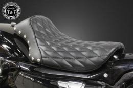 スポーツスター(2004〜2021年)専用　スタッド付きシングルシートタイプCショート(ダイヤ)