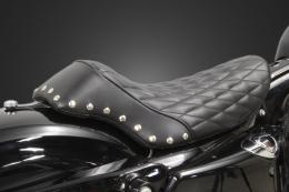 スポーツスター(2004〜2021年)専用　スタッド付きシングルシートタイプCショート(ダイヤ)