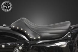 スポーツスター(2004〜2021年)専用　スタッド付きシングルシートタイプCショート(バーチカル)