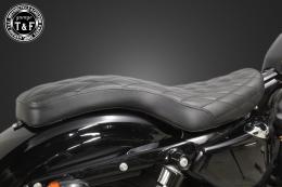 スポーツスター(2004〜2021年)専用　コブラシート(ダイヤ)