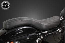 スポーツスター(2004〜2021年)専用　コブラシート(バーチカル)