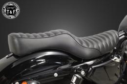 スポーツスター(2004〜2021年)専用　ダブルシート(タックロール)