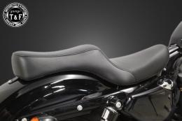 スポーツスター(2004〜2021年)専用　ダブルシート(スムース)Face-1