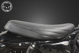 スポーツスター(2004〜2021年)専用　ダブルフラットシート(バーチカル)