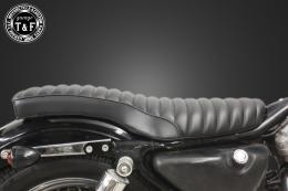 スポーツスター(1982〜2003年)専用　コブラシート(タックロール)