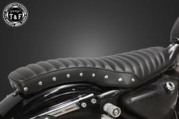 スポーツスター(1982〜2003年)専用　スタッド付きコブラシート(タックロール)