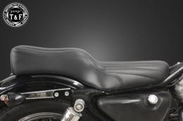 スポーツスター(1982〜2003年)専用　ダブルシート(バーチカル)