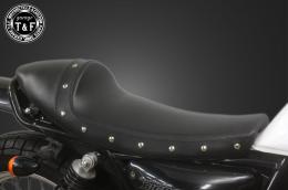 グラストラッカー250(キャブモデル専用)　スタッド付きカフェシート(スムース)