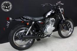 グラストラッカー250(キャブモデル専用)　スタッド付きショートフラットシート(スムース)