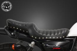 グラストラッカー250(キャブモデル専用)　スタッド付きツーリングシート(タックロール)