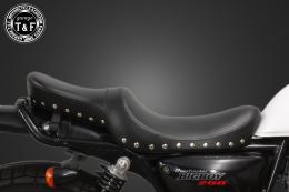 グラストラッカー250(キャブモデル専用)　スタッド付きツーリングシート(スムース)