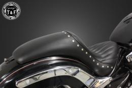 ドラッグスター400クラシック　スタッド付きガンファイターシート(バーチカル)