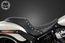 ソフテイルブレイクアウト(2018〜2024年)　スタッド付きガンファイターシート(ダイヤ)