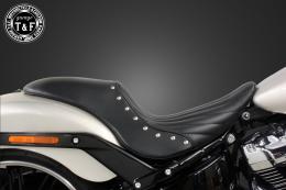 ソフテイルブレイクアウト(2018〜2024年)　スタッド付きガンファイターシート(バーチカル)