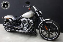 ソフテイルブレイクアウト(2018〜2024年)　シングルシート(バーチカル)