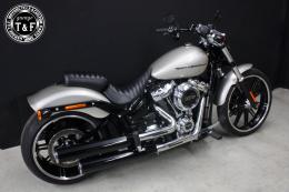 ソフテイルブレイクアウト(2018〜2024年)　ピリオンシート(タックロール)